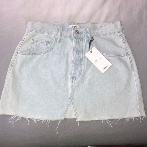 Girl Boss Host pick!✨ Forever 21 Denim skirt - Picture 2 of 5